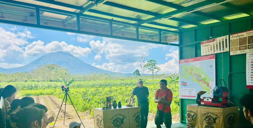 Coffee & Chocolate Tour in La Fortuna – Discover Costa Rica’s Most Delicious Traditions