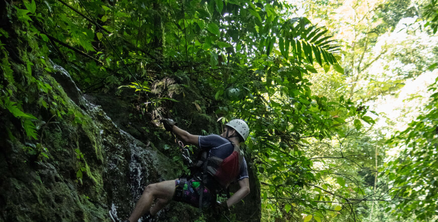 Gravity falls (Waterfall Jumping)